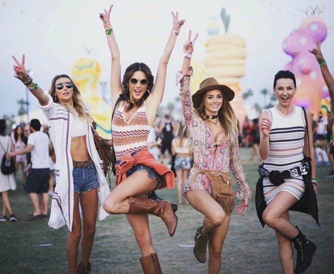 ÜNLÜLERİN INSTAGRAM’LARINDA COACHELLA 2017 PAYLAŞIMLARI