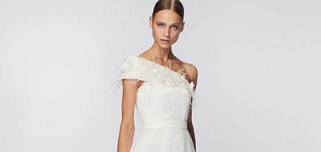 DİLEK HANİF İLKBAHAR-YAZ 2017 KOLEKSİYONUNDAN  YAZ DÜĞÜNLERİNE MASALSI VE GÖSTERİŞLİ PARÇALAR