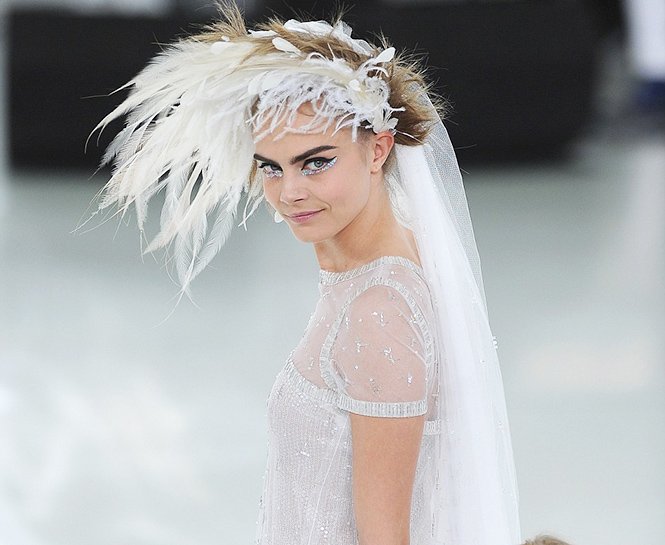 DÜĞÜN MAKYAJINI KENDİSİ YAPMAK İSTEYEN GELİN ADAYLARINA ÖNERİLER