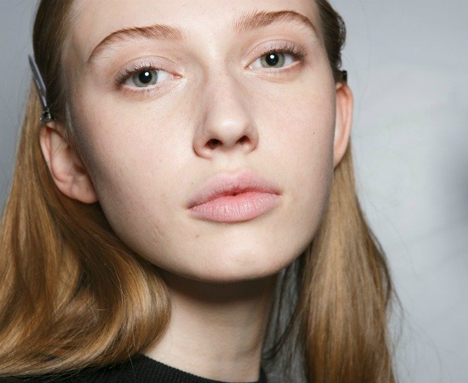 MÜKEMMEL YUMUŞAKLIKTA CİLT İÇİN YAPMANIZ GEREKEN 5 ŞEY