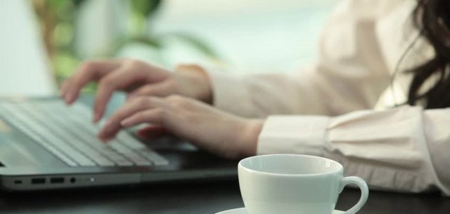 OFİS KIYAFETLERİNE YAZ GÜNCELLEMESİ