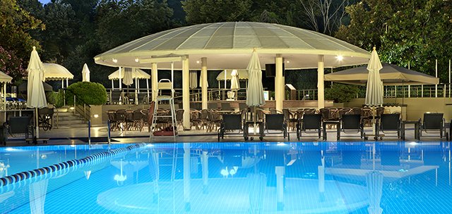 HILTON İSTANBUL BOSPHORUS’TAN GECE ŞEHİRDE ALTERNATİF BİR EĞLENCE: HAVUZ VE MÜZİK