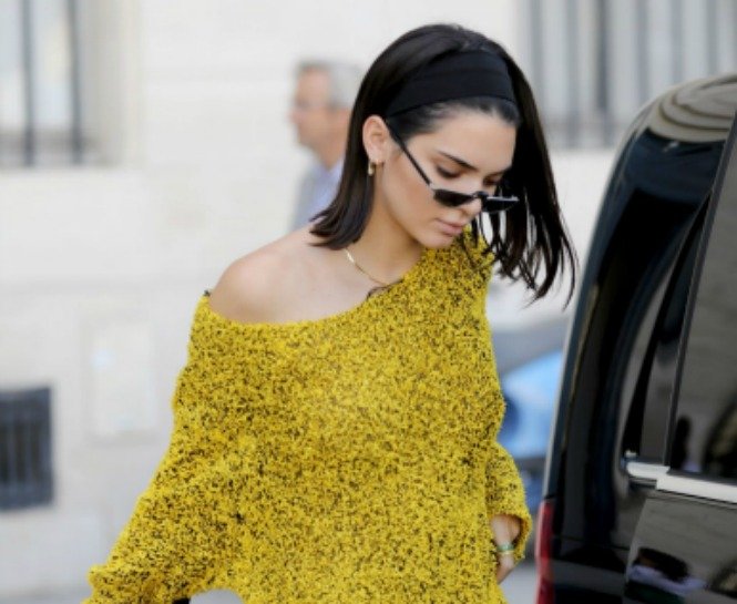 90’LARIN SİMGESİ SAÇ BANTLARI GERİ DÖNÜYOR