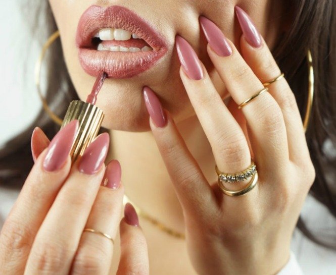 BU GÜZELLİK TRENDİNİ EVDE DENEMEYİN