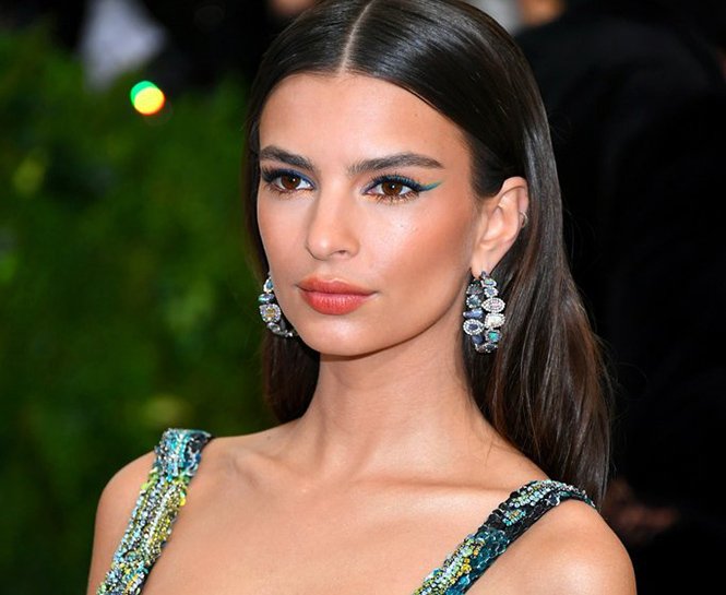 BU YAZIN TRENDİ MAVİ EYELINER İÇİN KULLANIM ÖNERİLERİ