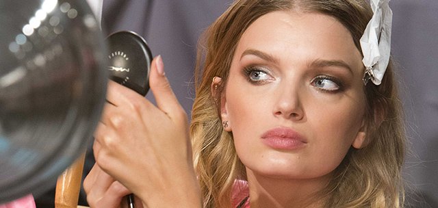 MAKYAJINIZI KOLAYCA ÇIKARMANIZI SAĞLAYACAK 8 MİSEL SU