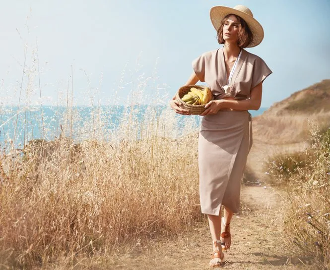 AĞUSTOS KAPAĞI YILDIZIMIZ BÜŞRA DEVELİ