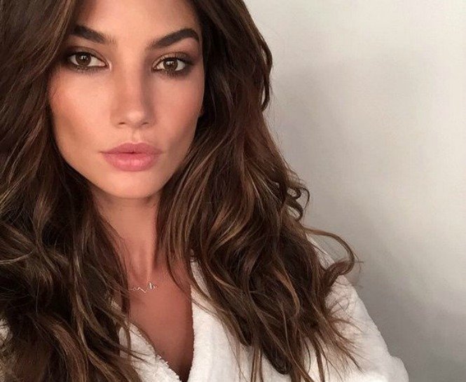 TEMBEL KIZLAR İÇİN SAÇ ŞEKİLLENDİRMENİN EN İYİ YOLLARI