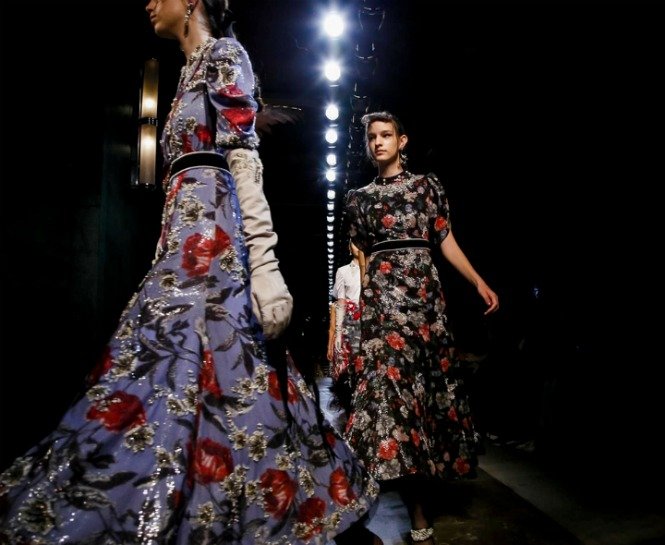 ERDEM İLKBAHAR / YAZ 2018 KOLEKSİYONUNDAN ETKİLEYİCİ GÖRÜNÜMLER