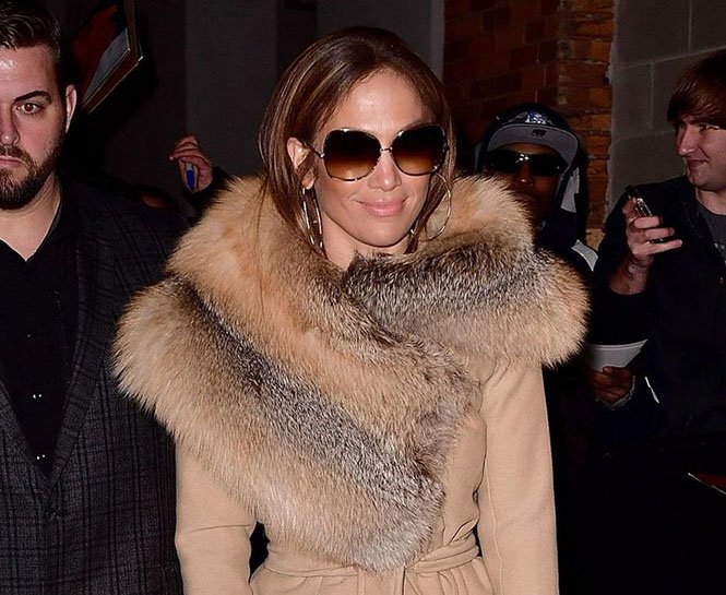 40 YAŞ ÜSTÜ İÇİN JENNIFER LOPEZ’DEN SONBAHAR KOMBİNİ ÖNERİLERİ