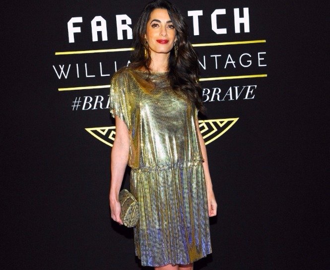 AMAL CLOONEY’NİN İLHAM VEREN GÖZ ALICI ŞIKLIĞI