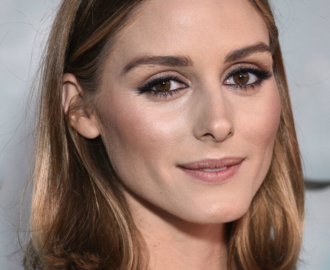 DERİNLEMESİNE BİR TEMİZLİK VE IŞILTI İÇİN EN İYİ YÜZ TEMİZLEME FIRÇALARI