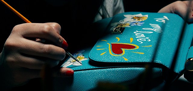 DOLCE GABBANA’DAN ÖZEL ÇANTA KİŞİSELLEŞTİRME