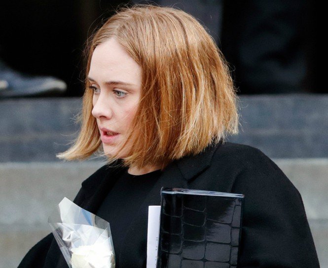 ADELE’İN ASİMETRİK YENİ SAÇ MODELİ