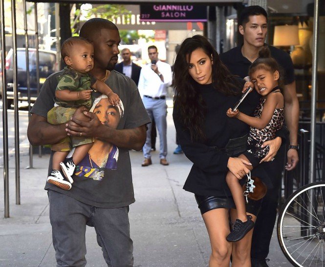 KIM KARDASHIAN VE KANYE WEST ÜÇÜNCÜ ÇOCUKLARINA KAVUŞTU