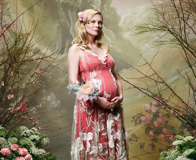 KIRSTEN DUNST’TAN ŞIK HAMİLELİK POZU