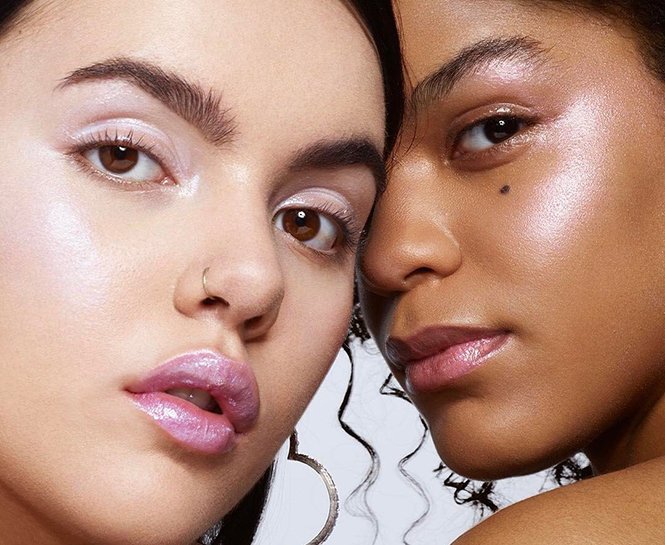 BAHAR GELMEDEN EDİNMENİZ GEREKEN 7 HOLOGRAFİK LIP GLOSS