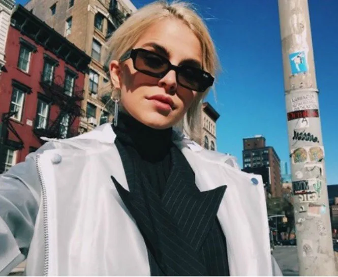 SOKAK STİLLERİNİN VAZGEÇİLMEZLERİNDEN OLAN GÜNEŞ GÖZLÜKLERİ