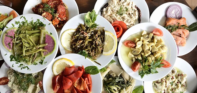 KOMŞU LEZZETLERİ BUZUKİ EŞLİĞİNDE GRAND HYATT İSTABUL’DA