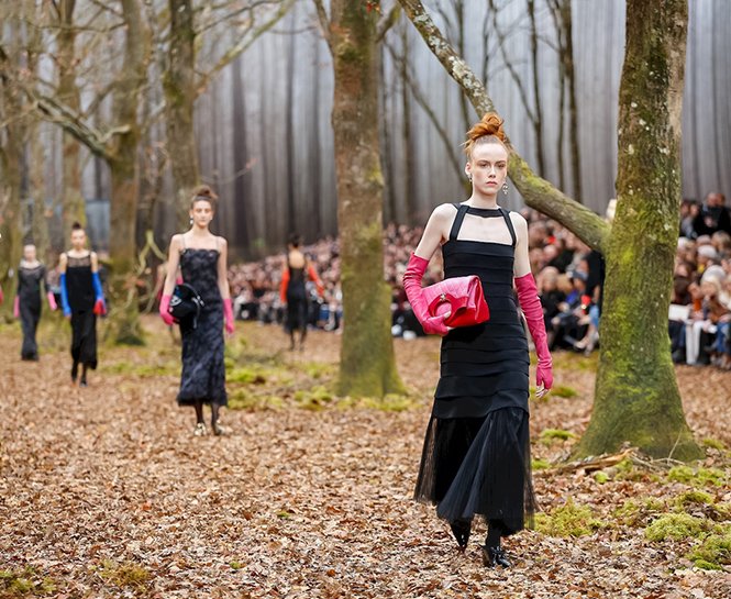 CHANEL SONBAHAR/KIŞ 2018-19 DEFİLESİNİN DİKKAT ÇEKEN DETAYLARI