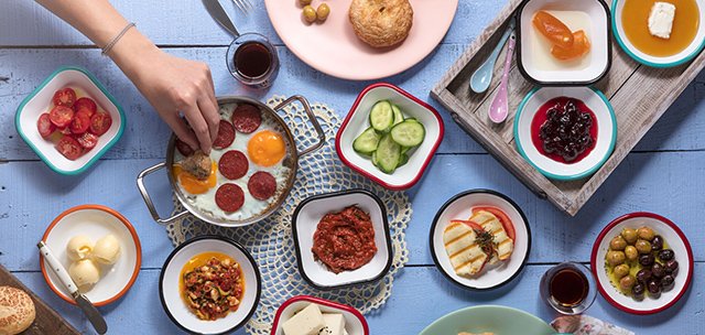 GÜNE MUTLU BAŞLAMANIN FORMÜLÜ ÖZSÜT KAHVALTISINDA GİZLİ!