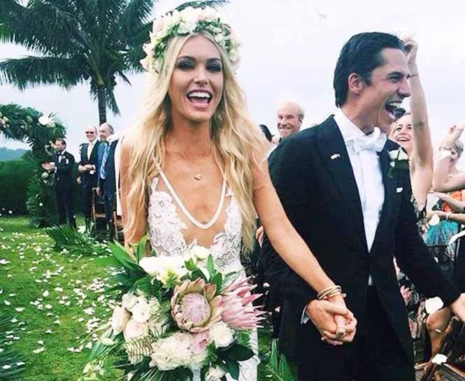 NE TARZ BİR GELİNLİK SEÇMENİZ GEREKTİĞİNİ SÖYLÜYORUZ!