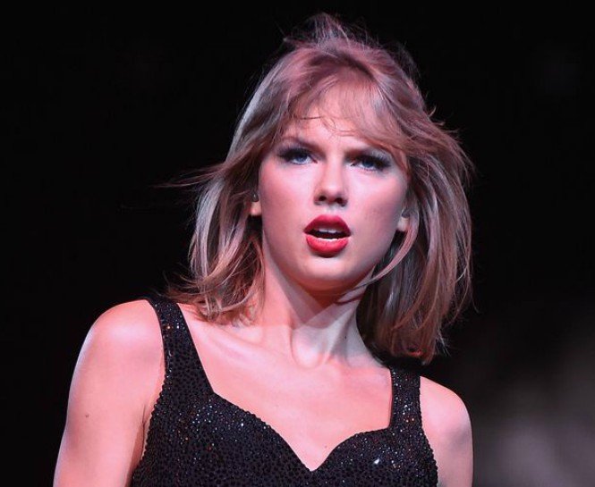 ROLLING STONES ÜYESİNDEN TAYLOR SWIFT’E SERT ELEŞTİRİLER!