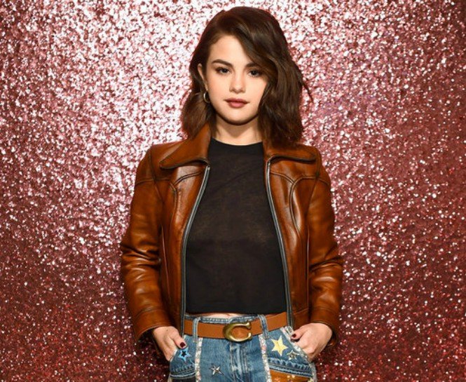 SELENA GOMEZ VE COACH İŞ BİRLİĞİ