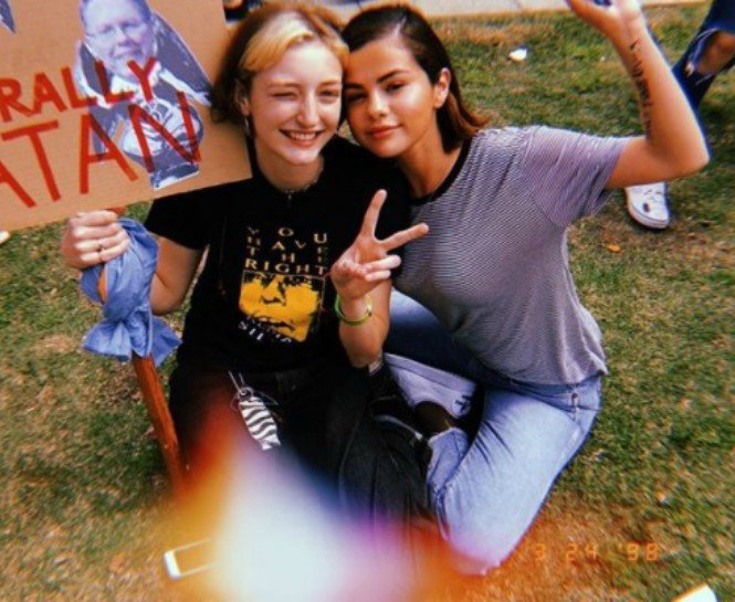 ÜNLÜLERİN INSTAGRAM KARELERİNİ ELE GEÇİREN UYGULAMA