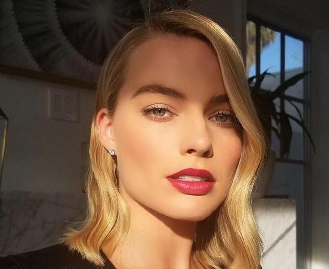 ÜNLÜLERİN ÖDÜL SEZONUNDA KULLANDIĞI GÜZELLİK ÜRÜNLERİ