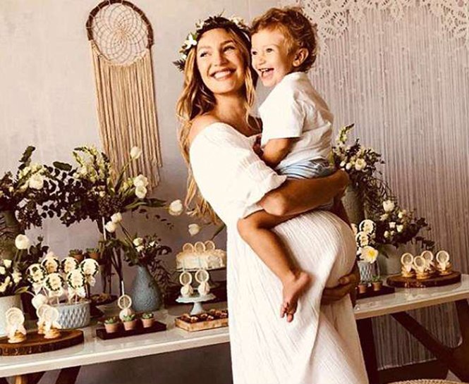CANDICE SWANEPOEL’İN BABY SHOWER’INDAN SEVİMLİ KARELER