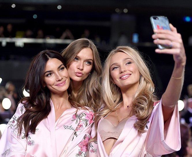 EN GENİŞ RENK YELPAZESİNE SAHİP FONDÖTENLER