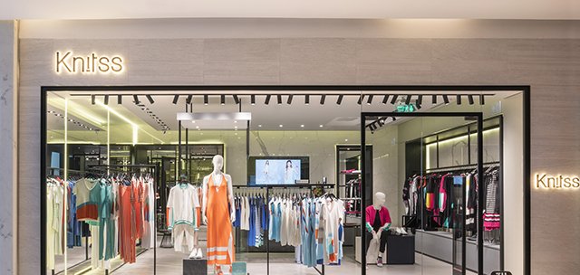 KNITSS TÜRKİYE’DEKİ İLK MAĞAZASINI AÇTI
