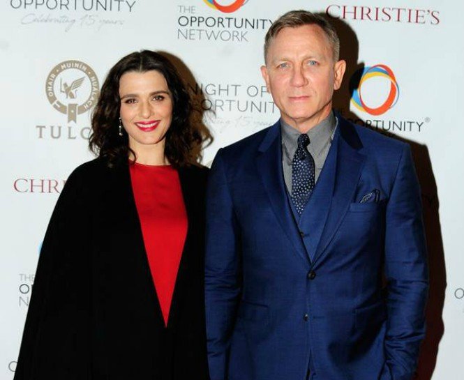 RACHEL WEISZ’İN TAKİBE ALINMASI GEREKEN HAMİLELİK STİLİ