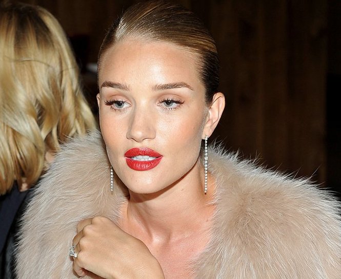 İYİ Kİ DOĞDUN ROSIE HUNTINGTON-WHITELEY!