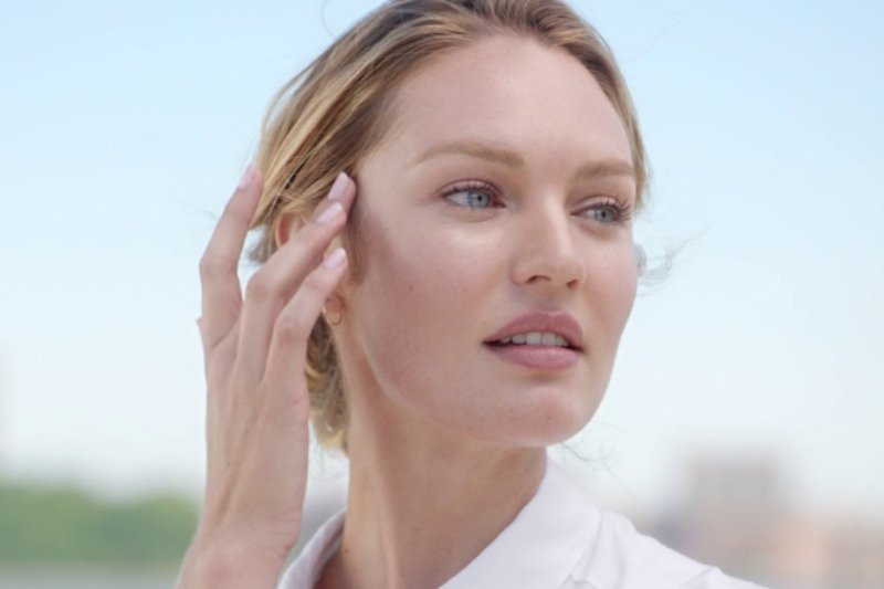 Candice Swanepoel’den Cildi Nemlendiren Maske Tarifi