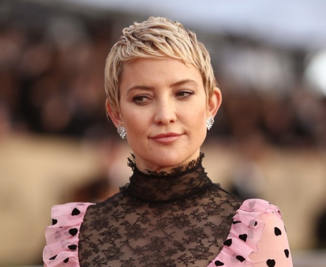 KATE HUDSON İLK KIZ BEBEĞİNİ BEKLERKEN