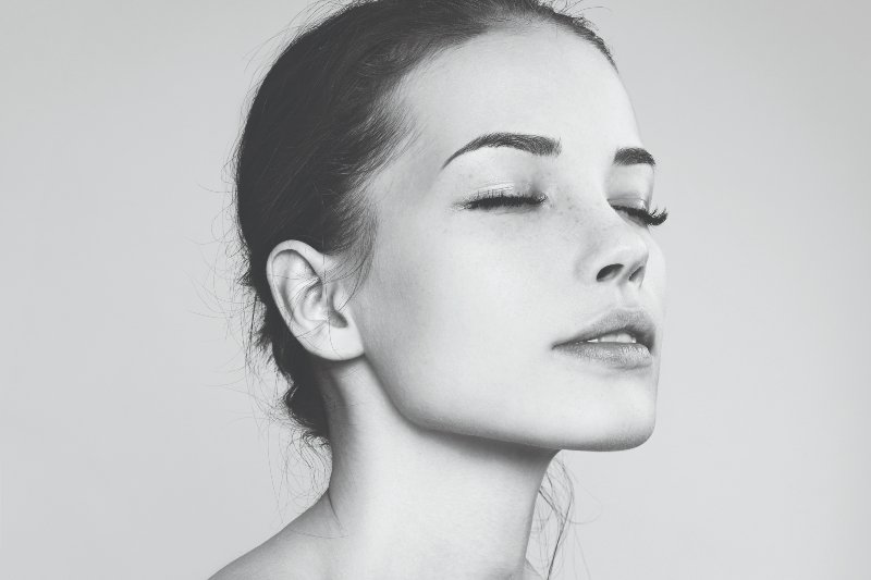 Yüz ve Boyun Bölgesinde Gençlik Işıltısı