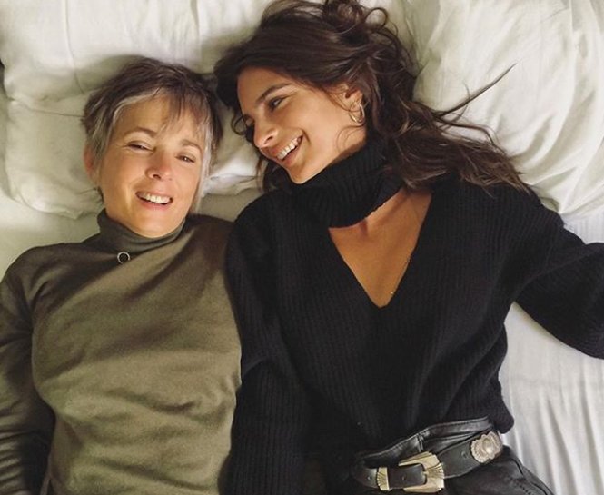 ÜNLÜ İSİMLERİN SOSYAL MEDYADAN ANNELER GÜNÜ MESAJLARI