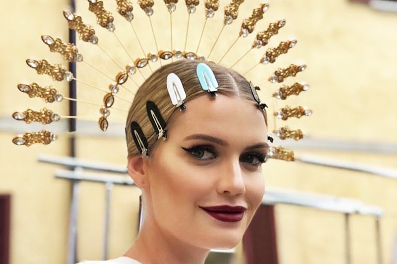 Lady Kitty Spencer’ın Defile Öncesi Duygusal Anları