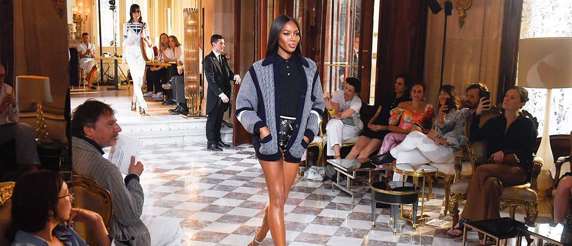 Miu Miu Defilesinde Ünlüler Geçidi