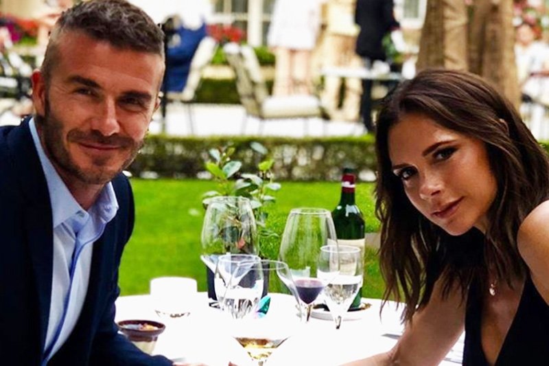 Victoria ve David Beckham Evliliklerinin 19. Yılını Özel Bir Akşam Yemeği İle Kutladı
