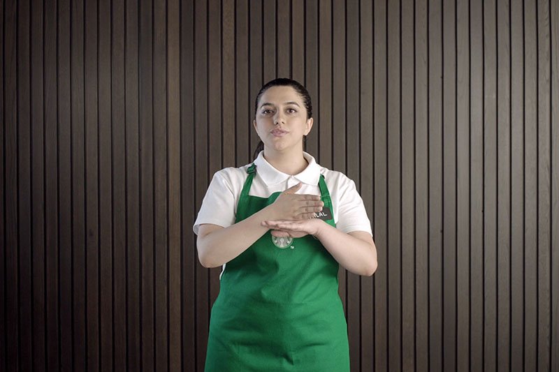 Starbucks İletişimde Engelleri Aşıyor!