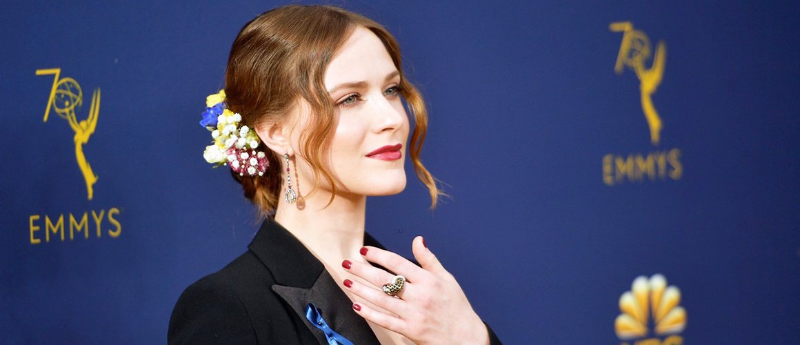 2018 Emmy Ödül Töreni’nden İlham Verici Güzellik Görünümleri