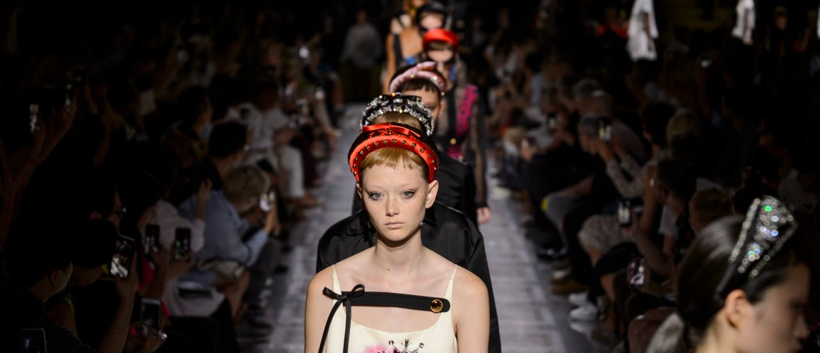 Prada İlkbahar / Yaz 2019 Koleksiyonun Öne Çıkan Görünümleri