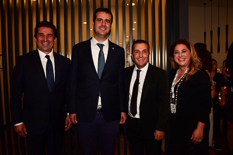 Yeni Ofise Şık Açılış