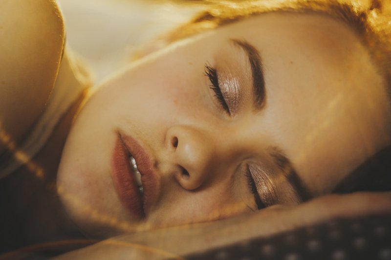 Gece Uyurken Cildinizi Canlandırmaya Yarayan Ürünler