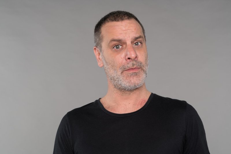 Ozan Güven 14 Yıl Aradan Sonra Tiyatro Sahnesine Geri Dönüyor