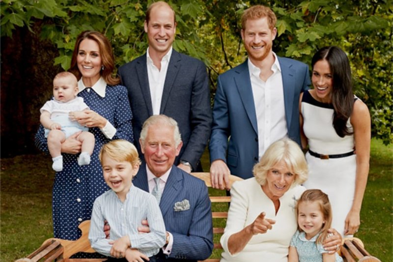 Unutulmaz Bir Yıl Yaşayan İngiliz Kraliyetinden Yeni Aile Fotoğrafı