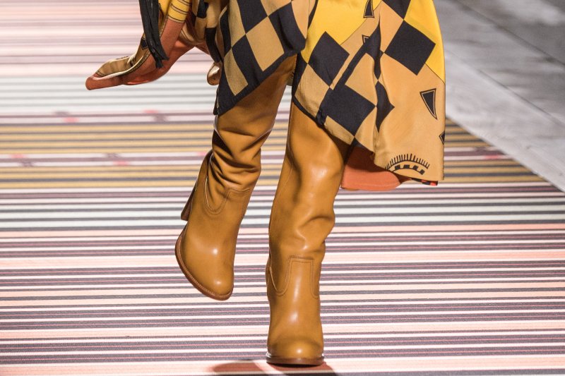 Yeni Sezondan Şık ve Rahat Topuklu Çizmeler